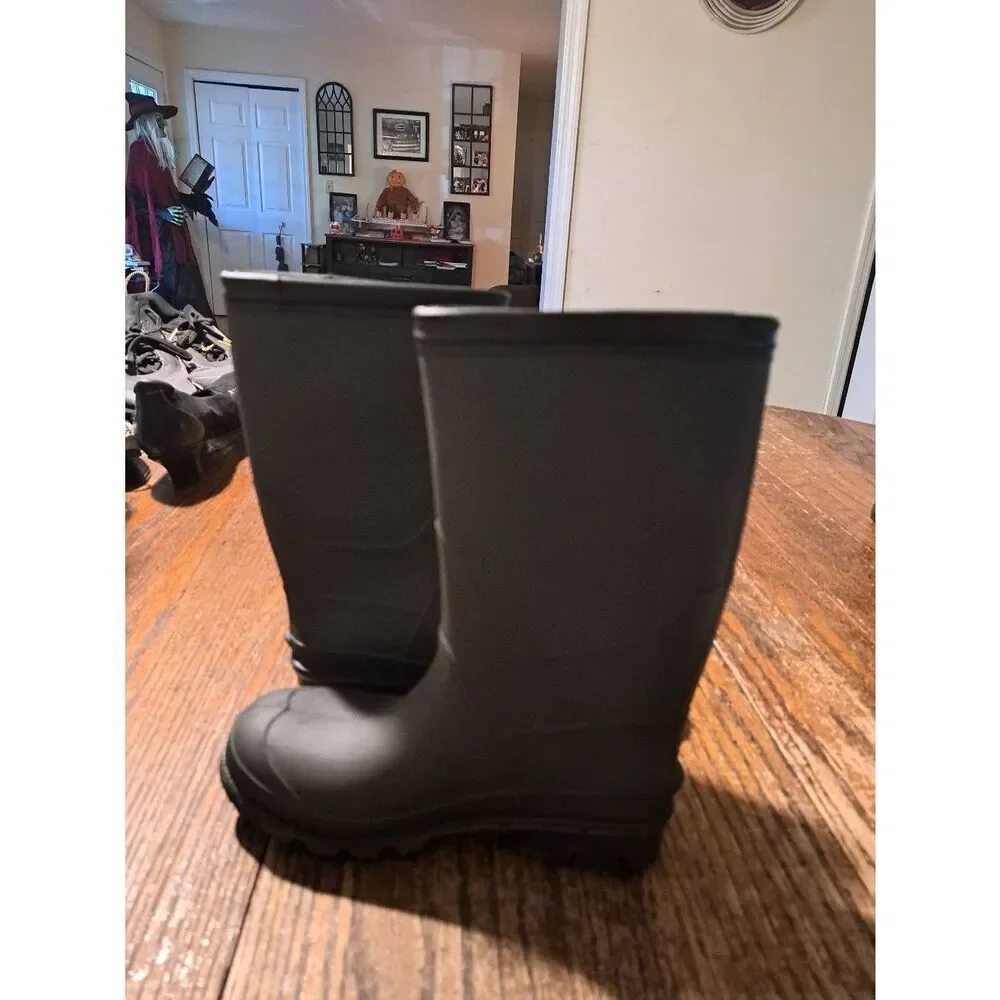 New Kids Size 20 Black Rubber Rain Snow Boots Typically Size 4.5-5